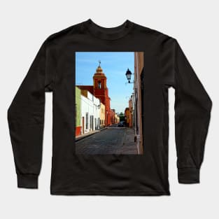 Ruelle de Queretaro, Mexique Long Sleeve T-Shirt